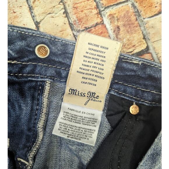 Miss Me  Cropped Jean Blue Pockets Rhinestone Embroidered Crop Low Rise 27 - Picture 8 of 11